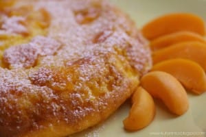 Polentina obarnjenka z marelicami – recept