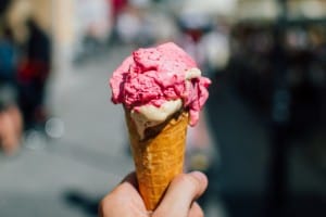 Zakaj psihologi odsvetujejo materialne nagrade za otroke?