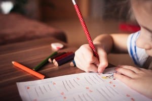 V kotu se otrok ne bo ničesar naučil – poskusite s to metodo