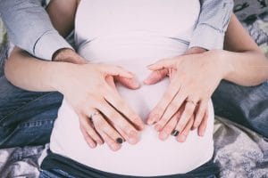 Telo po porodu – kako utišati notranjega kritika?