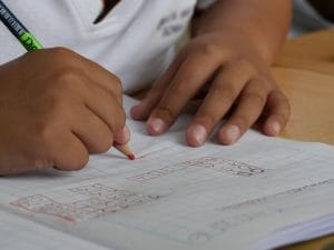 Moj 10-letnik ne dela domačih nalog! Kaj naj naredim?